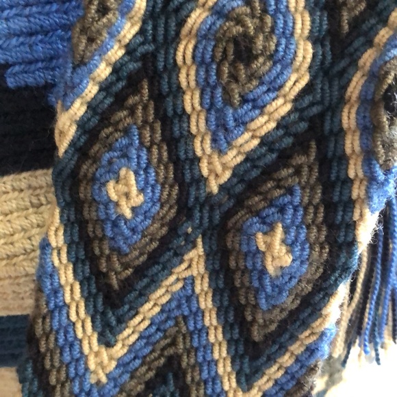 Hand Woven Cotton Crossbody Drawstring Bag - Picture 7 of 8